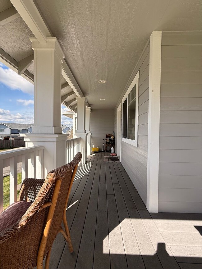 Building Photo - 4 bdrm/2.5 bath home in Barkley Area