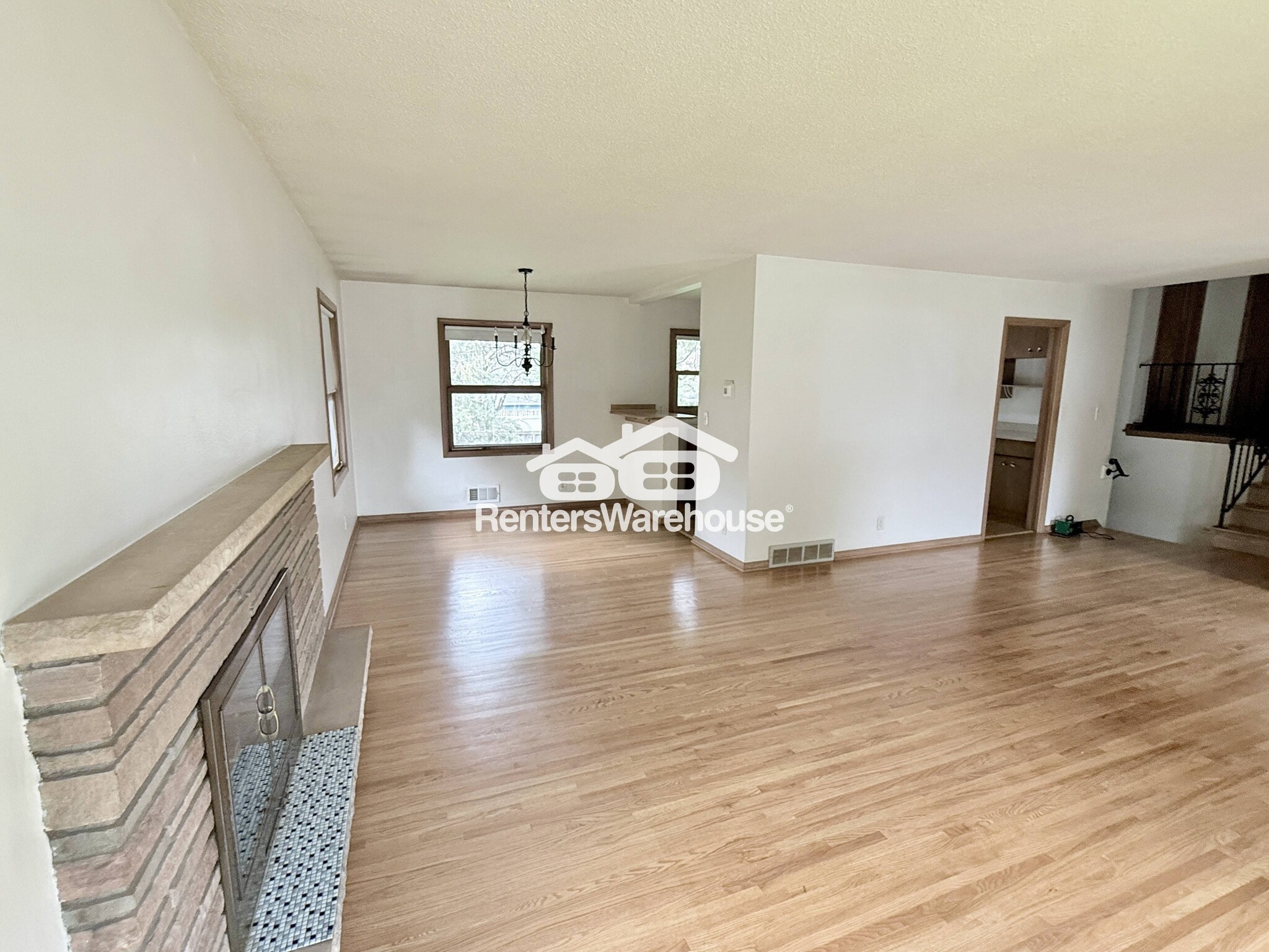 Building Photo - 3813 W 60th St