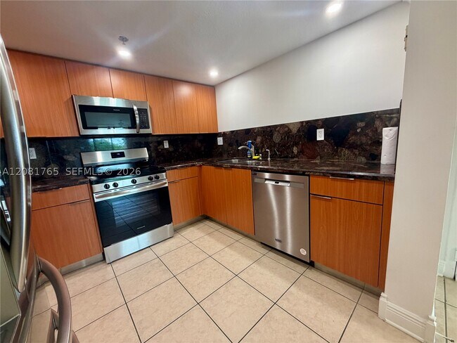 Building Photo - 1650 Coral Wy