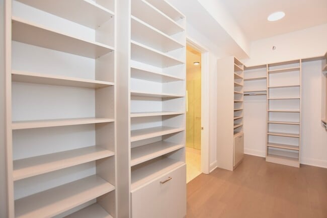 Building Photo - 60 E Randolph St