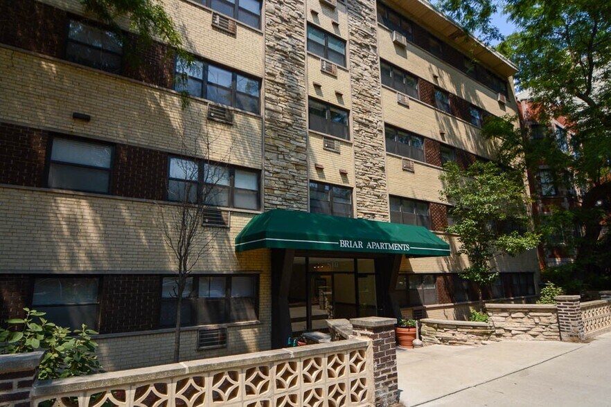 Primary Photo - 515 W Briar Pl