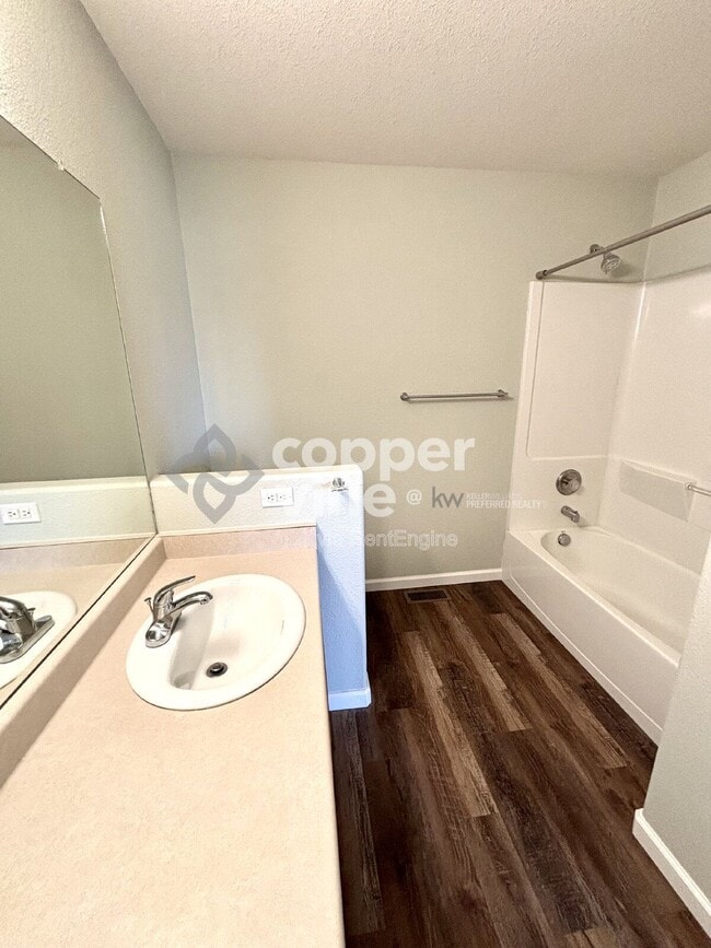 Building Photo - 3285 E 123rd Dr