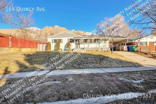 Primary Photo - Beautiful 5 Bed, 2 Bath Pet-Friendly Home ...