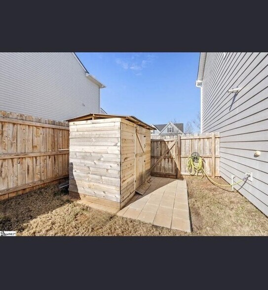 Building Photo - 286 Braselton St