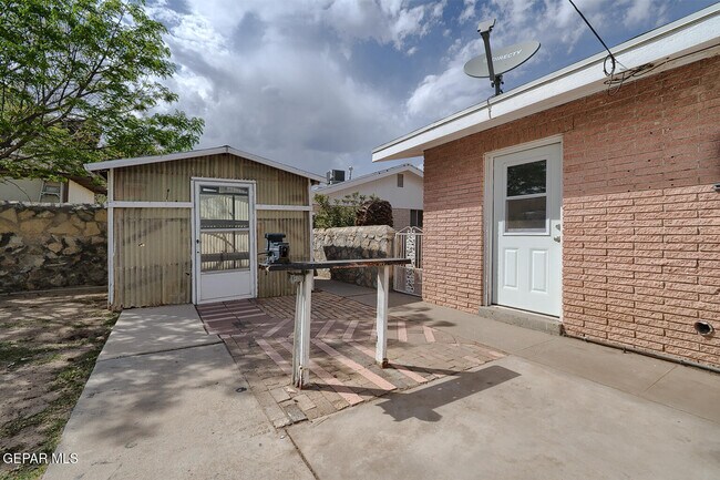 Building Photo - 9632 Gairloch Dr