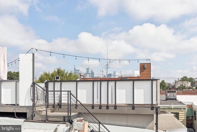 Building Photo - 1513 S Iseminger St