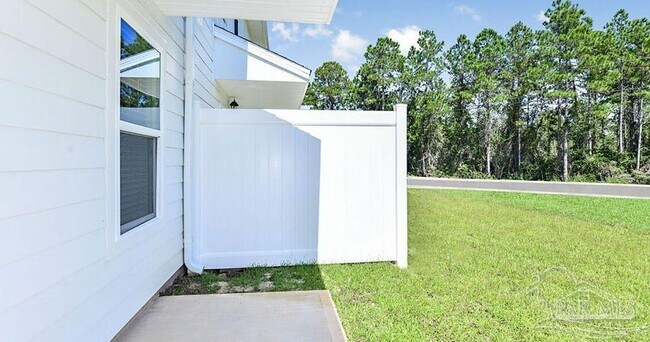 Building Photo - 3 Egret Ave