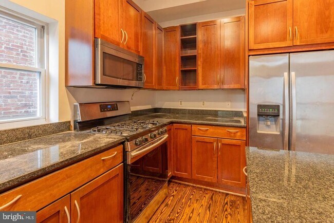 Building Photo - 1459 Chapin St NW