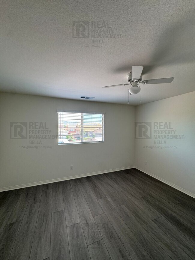 Building Photo - Cul-De-Sac Home in Heritage Lake Featuring Downstairs Bedroom & Bath + Loft