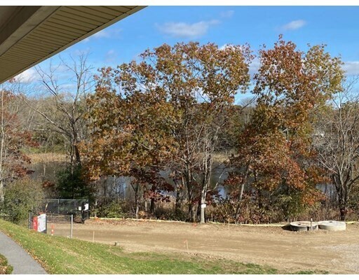 Building Photo - 5 Lakeview Gardens