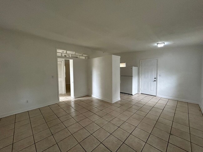 Building Photo - Convinient 2 Bedroom Home in Arlington!
