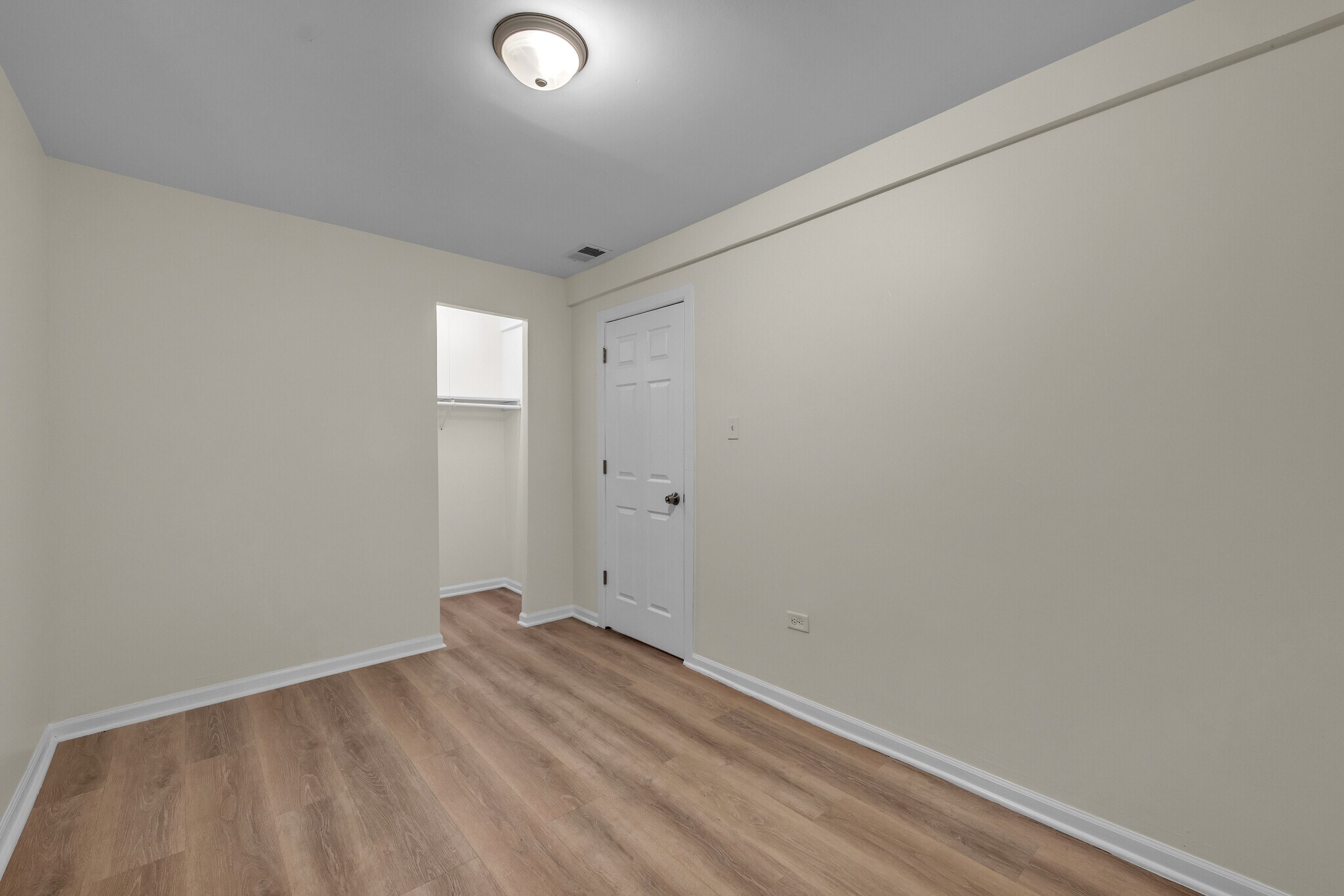 Building Photo - 1429 N Avers Ave