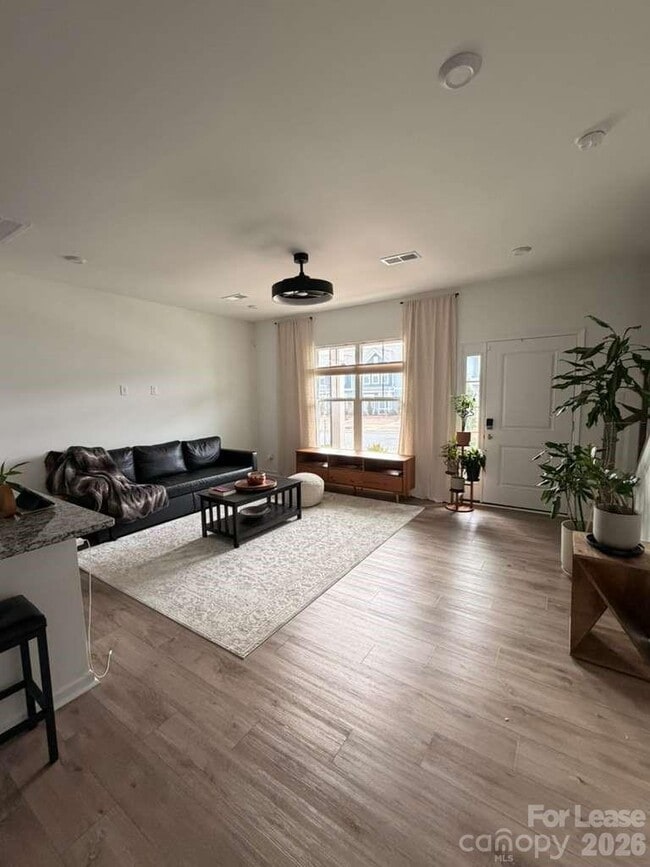 Building Photo - 10312 Guardian Dr