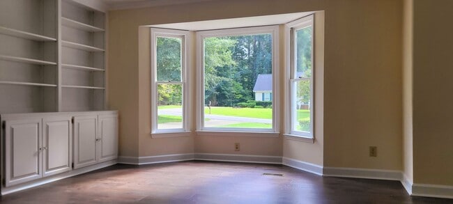 Building Photo - 6216 Krandon Dr