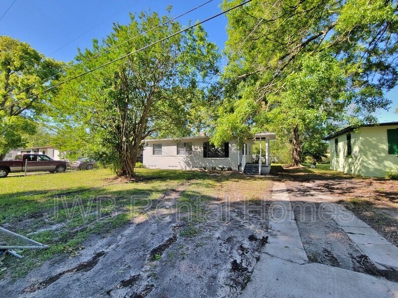 Primary Photo - 2820 Calloway Cir