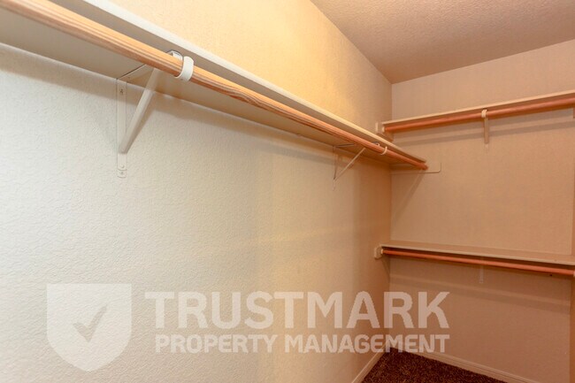 Building Photo - 4202 Elms Run Cir