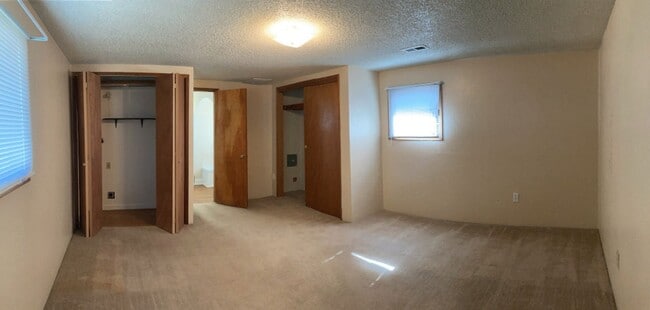 Building Photo - Shadle Area Home