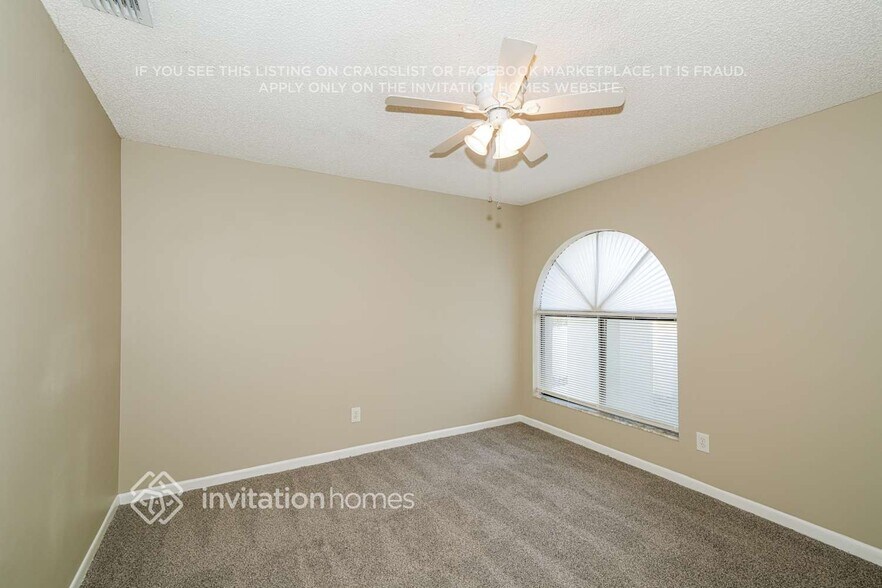 Building Photo - 3214 N Thackery Wy
