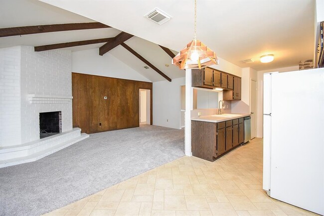 Building Photo - 6639 Rowell Ct
