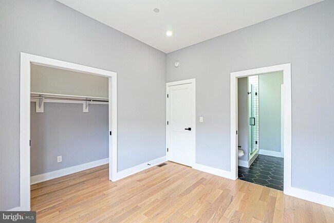 Building Photo - 1219 Wylie St NE