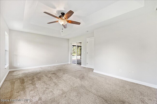 Building Photo - 5867 Treasure Ln
