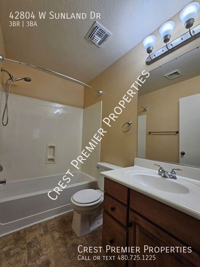 Building Photo - 42804 W Sunland Dr