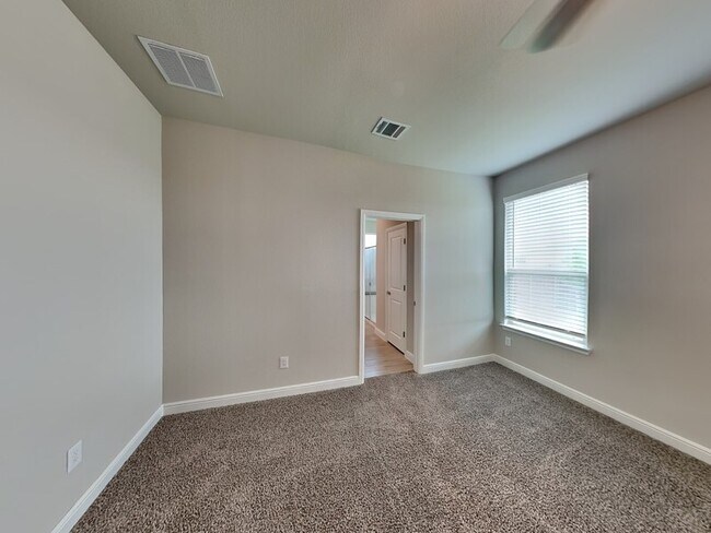 Building Photo - 212 Dunmore Dr