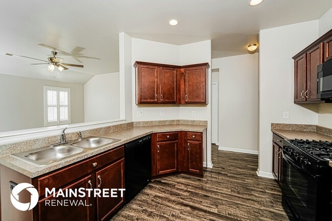 Building Photo - 331 Woodland Trl