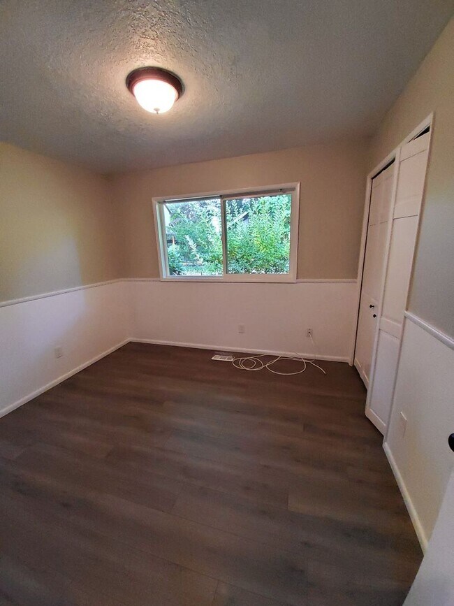 Building Photo - Great Home Near Hiteon Elementary