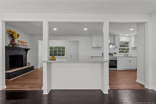 Building Photo - 13520 Oakwood Dr