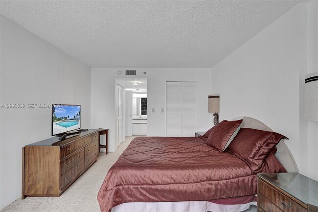 Building Photo - 6767 Collins Ave