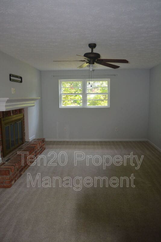 Building Photo - 1815 Marilon Dr