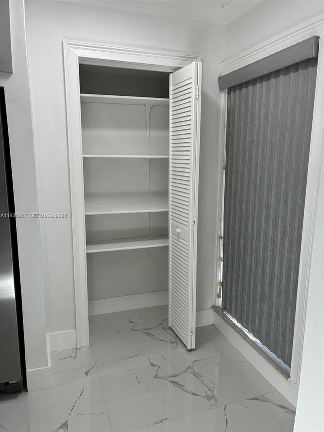 Building Photo - 9040 SW 125th Ave