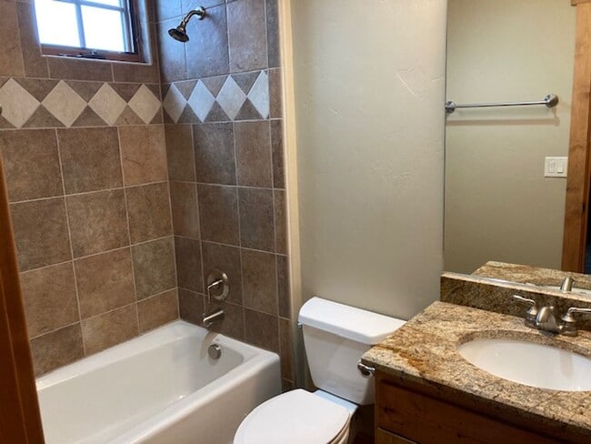 Building Photo - Available 11/1/25- 4 BR Teton Springs Home...