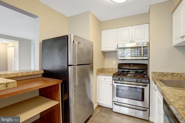 Building Photo - 4 S Van Dorn St