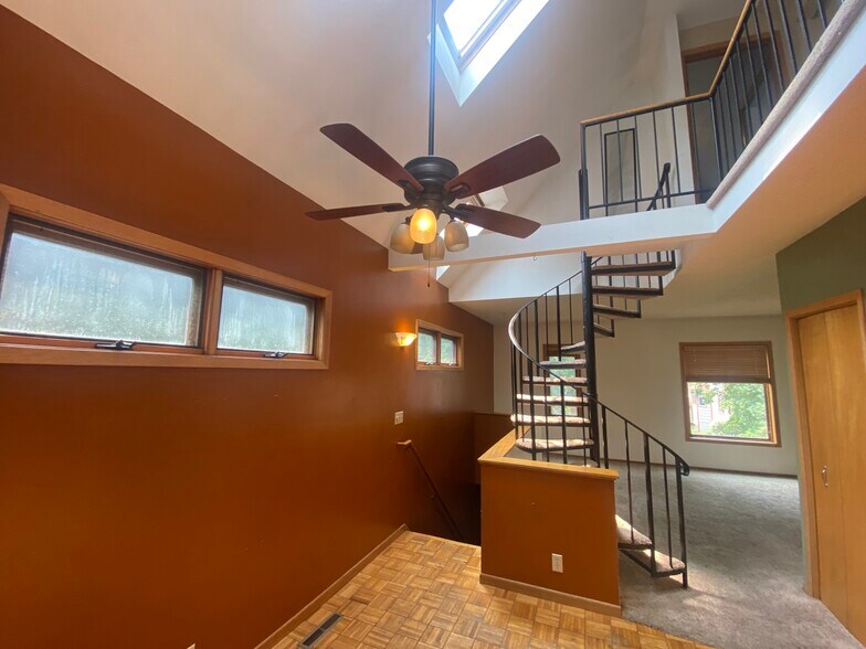 Skylights above dining area - 2313 22nd Ave S