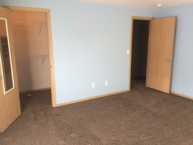 Building Photo - Home for Rent WSG Included!