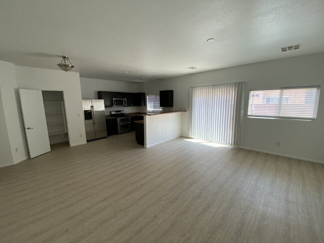 Building Photo - 1972 Joyful St