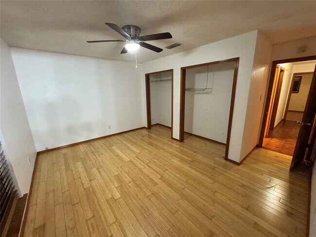 Building Photo - 5914 Wagon Bend