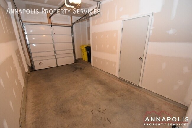 Building Photo - 122 Lejeune Way
