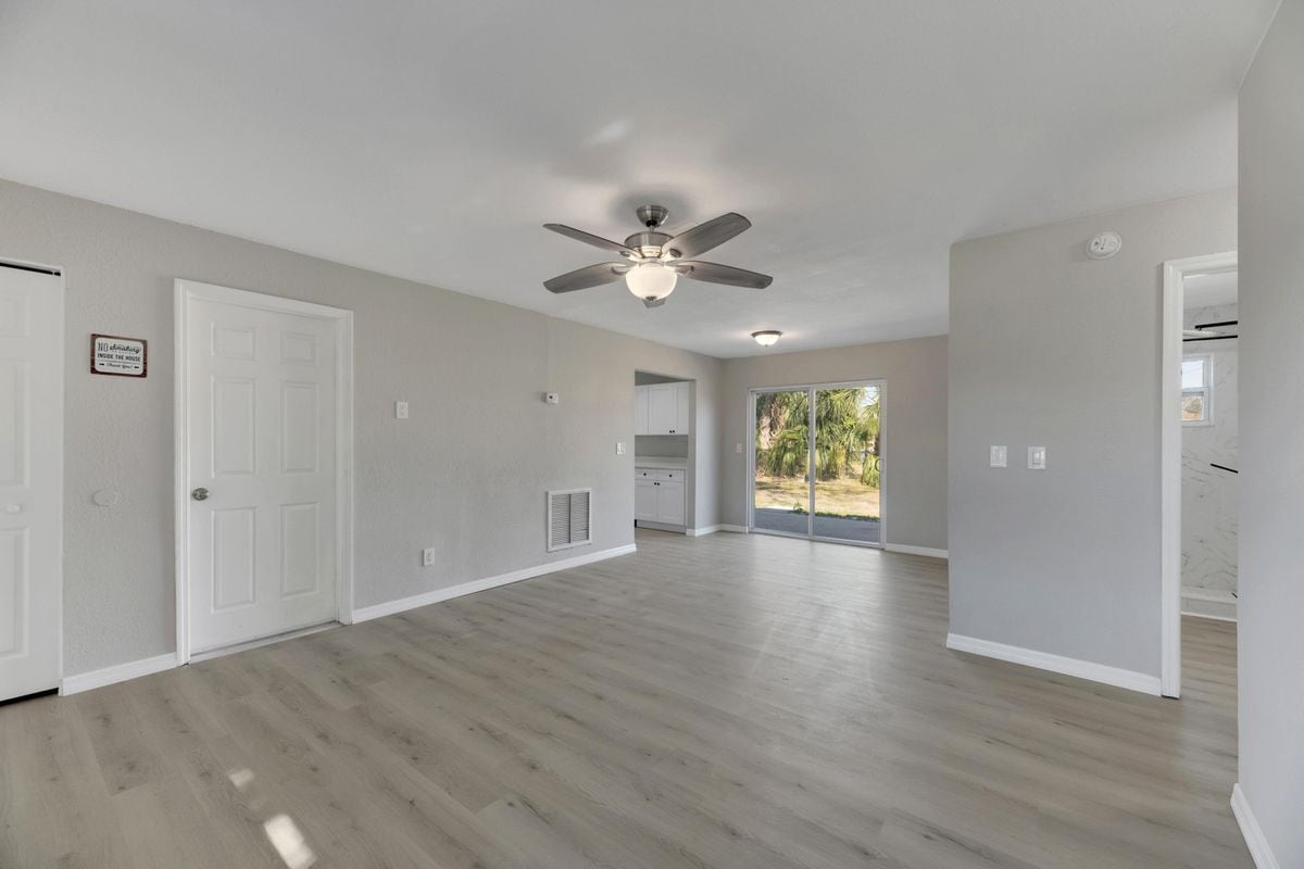 Building Photo - 527 Fox Run Trail