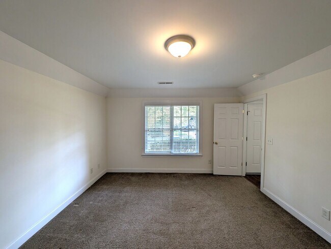 Building Photo - 2409 Trace Creek Dr