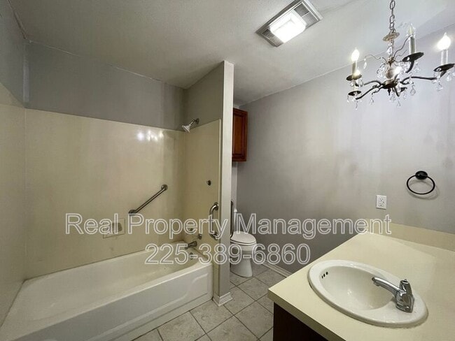 Building Photo - 11350 Blanton Ave