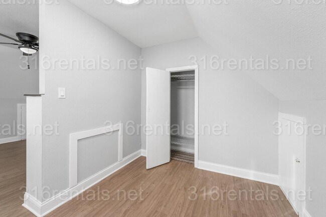 Building Photo - $750 - Studio / 1 bath - Beautiful newly renovated Multi-family home located in Delano