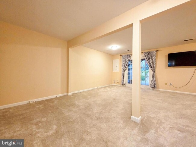 Building Photo - 6605 Rockleigh Way