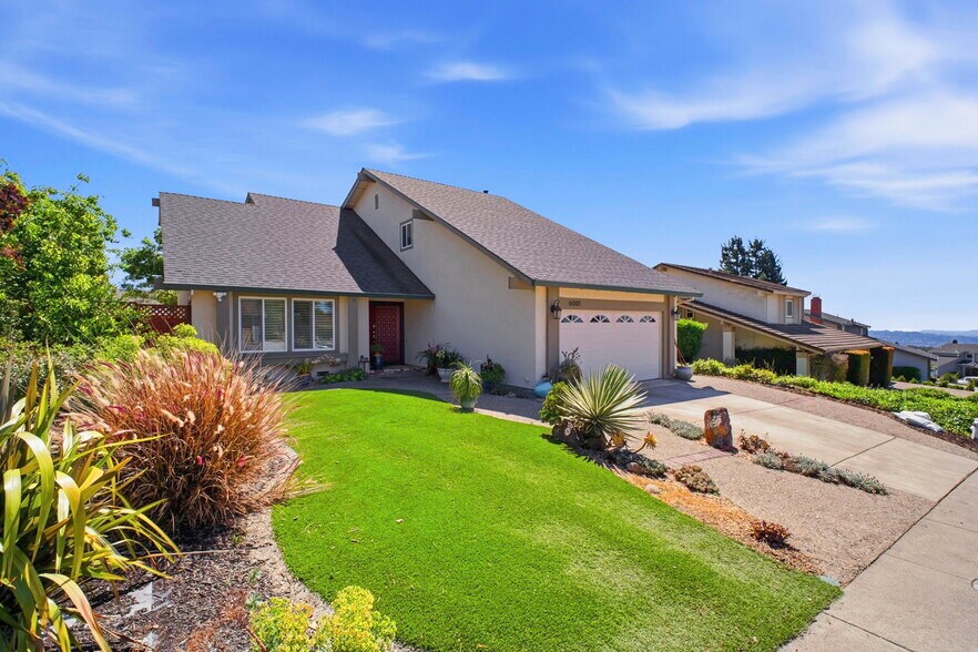 Building Photo - 6001 Castlebrook Dr