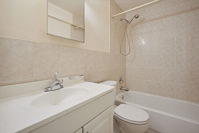 Building Photo - 8266 Amity Cir