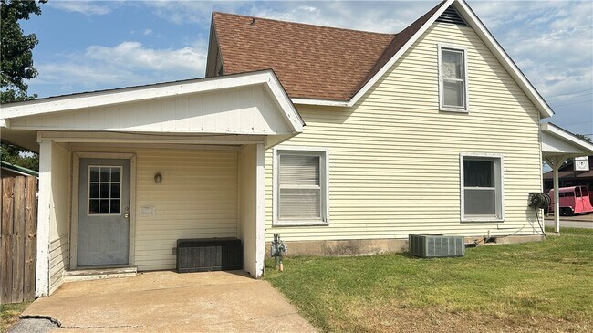 Building Photo - 477 W Tulsa St