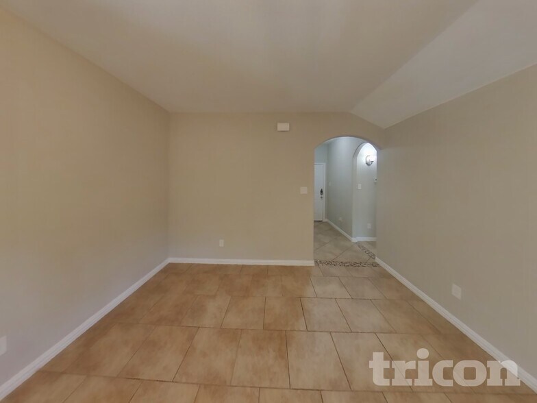 Building Photo - 429 Park Meadows Dr