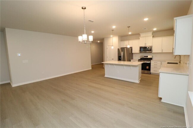 Building Photo - 756 Ben Ledi Ct